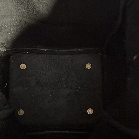 Dooney and Bourke - Picture 4 of 5